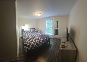 5 slaapkamers, een strijkplank/strijkijzer, gratis wifi, beddengoed