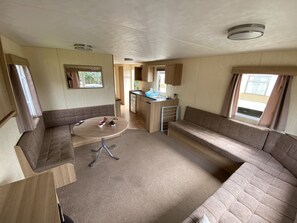 Living room - 3 Bed 8 Berth Caravan in California Cliffs - M1 (Great Yarmouth)