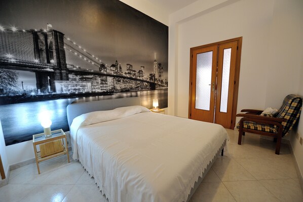Individually decorated, free WiFi, bed sheets