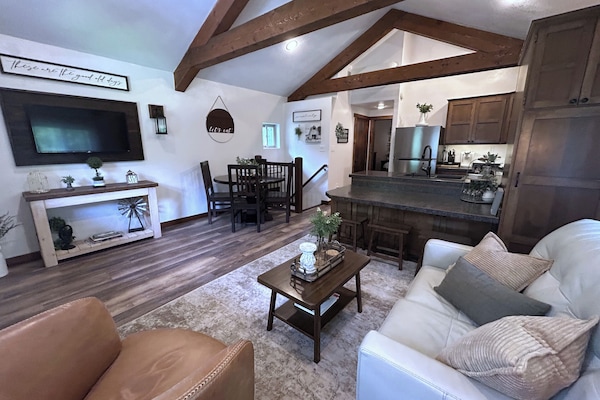 Een smart-tv en boeken