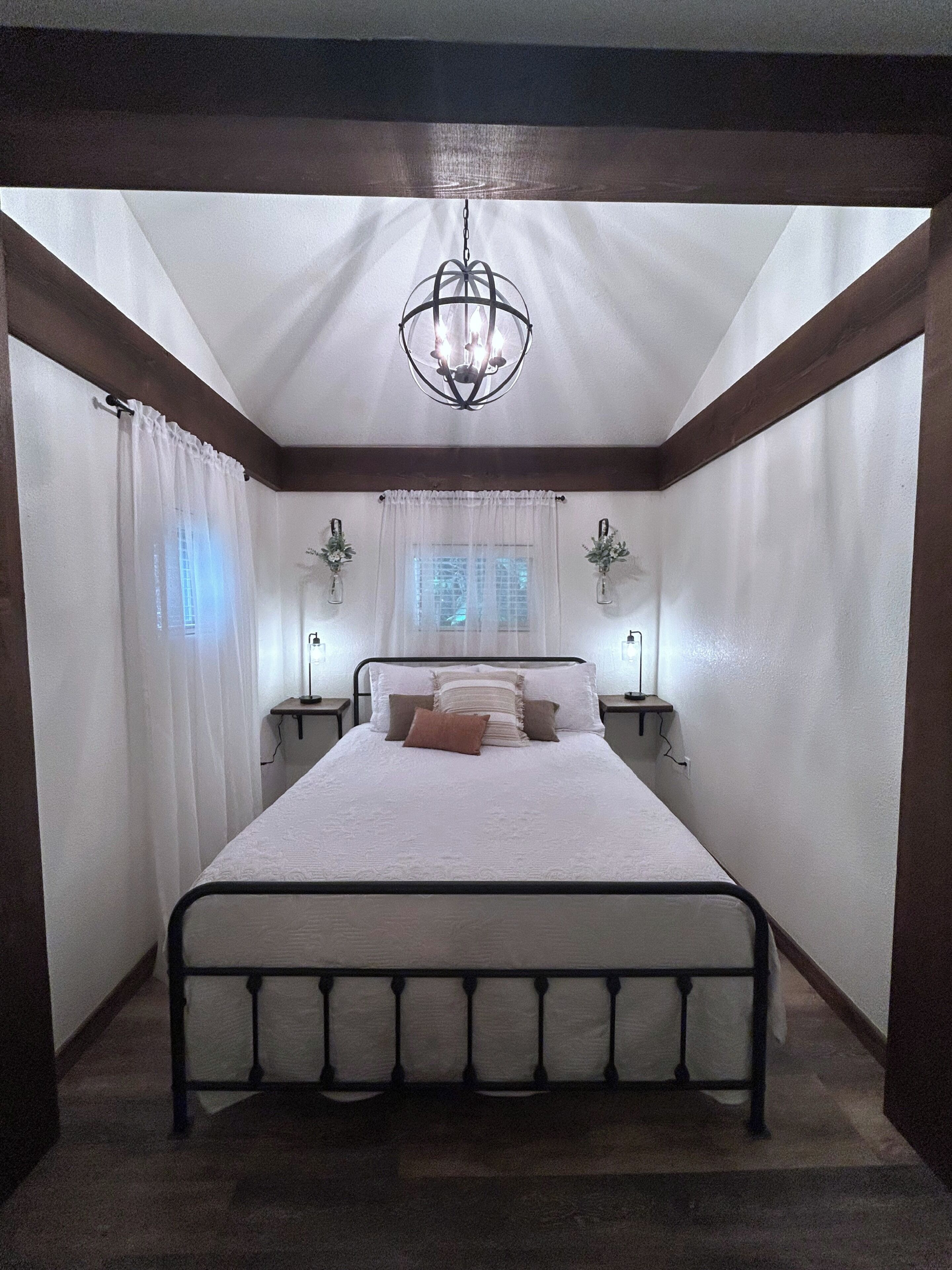 2 bedrooms, iron/ironing board, travel cot, free WiFi