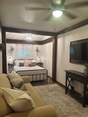2 bedrooms, iron/ironing board, travel cot, free WiFi