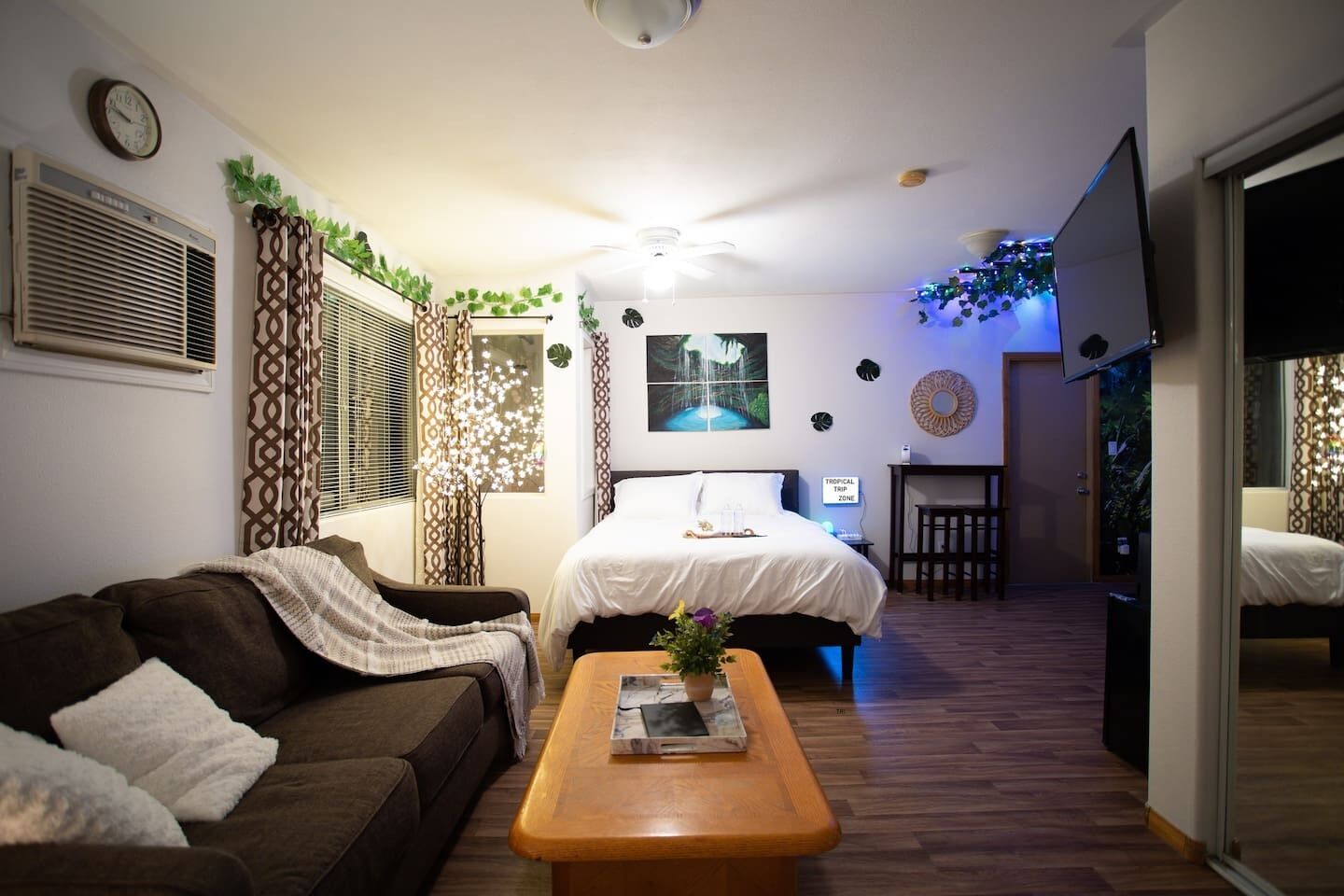 1 habitación, tabla de planchar con plancha, wifi gratis y ropa de cama 