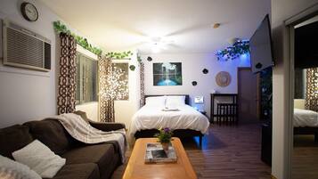 1 habitación, tabla de planchar con plancha, wifi gratis y ropa de cama