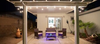 Real grass | small dogs OK | privt entrance | quiet neighborhood
