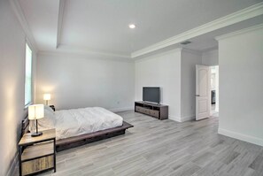 4 slaapkamers, een strijkplank/strijkijzer, gratis wifi, beddengoed