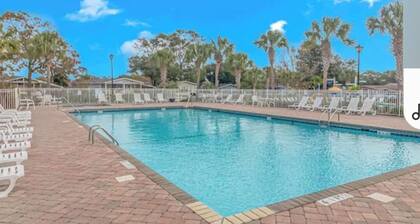 OCEANSIDE VILLAGE - 3 Bedroom/2 bath ground floor unit