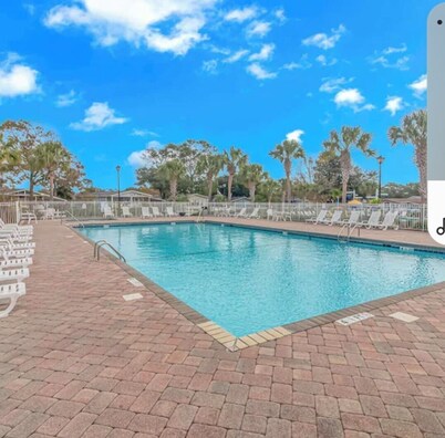 OCEANSIDE VILLAGE - 3 Bedroom/2 bath, ground floor unit