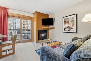 Televisión, chimenea