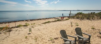 Townhouse Beach Front Living - 2BD 3BA - Central AC - Linen Towels provided