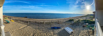 Townhouse Beach Front Living - 2BD 3BA - Central AC - Linen Towels provided