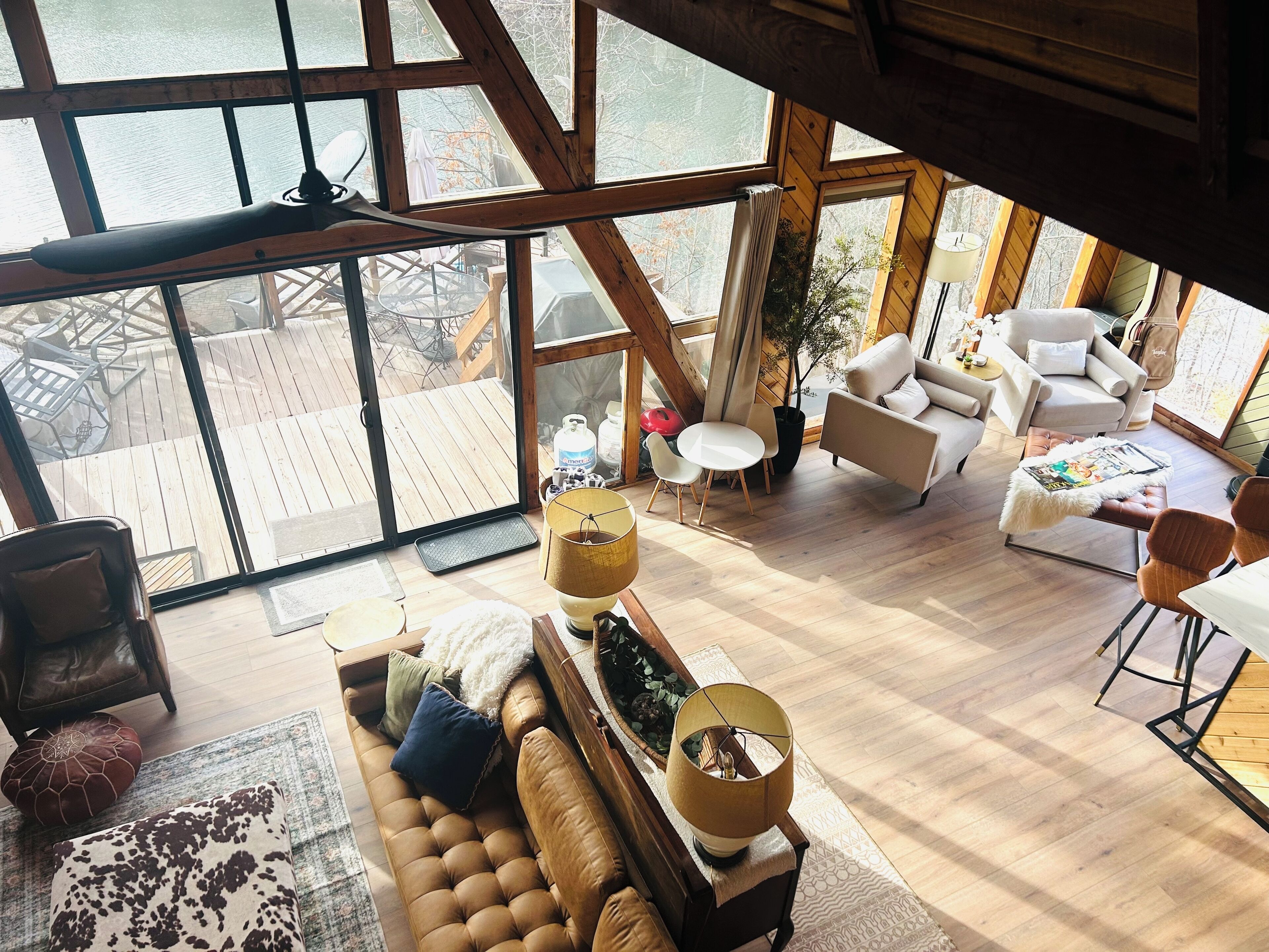 智能电视、壁炉、电子游戏、DVD 播放器