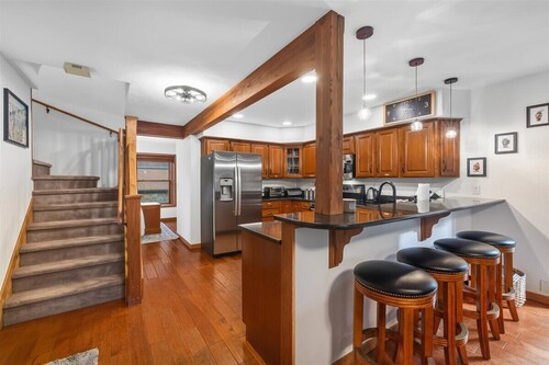 Historic District 4 BR Home, New Hot Tub, 3 Blks to Main Street, .4 m to Lifts