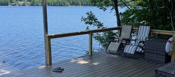 Half Moon Lake, Barnstead, NH vacation house on water front with firepit, 