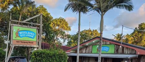 Fachada de la propiedad