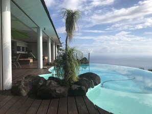 Outdoor pool, a heated pool - Villa Paradise Tahiti with pool and jacuzzi (Îles du Vent)