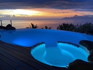 Outdoor pool, a heated pool - Villa Paradise Tahiti with pool and jacuzzi (Îles du Vent)