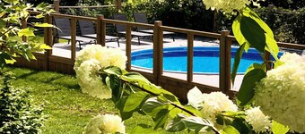 Luxurious Vacation Retreat - Pool, basketball court, pizza oven, central in PEC