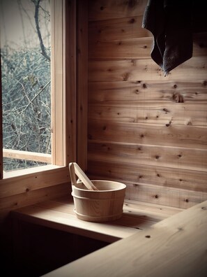 Interior - Luxurious Vacation Retreat in PEC w/ Pool, Sauna, Basketball court, pizza oven (Prince Edward)