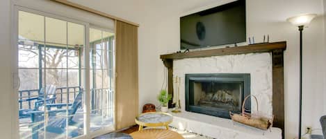 TV, fireplace