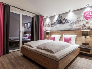 8 bedrooms, Internet