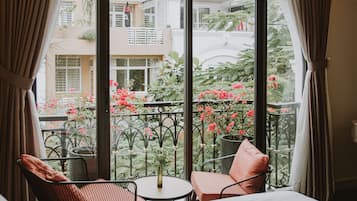 Habitació doble Deluxe, 1 llit de matrimoni gran | Roba de llit d'alta qualitat i cobrellits