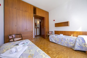2 bedrooms, Internet, bed sheets