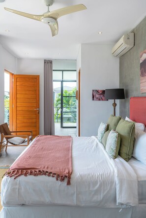 Vila Mewah, 3 kamar tidur | Brankas, meja kerja, tirai kedap cahaya, dan setrika/meja setrika