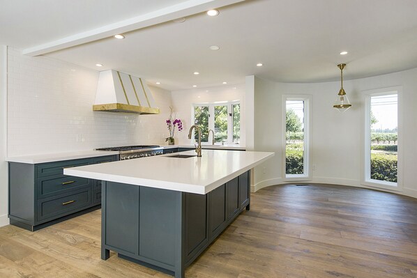 Microwave, oven, stovetop, dishwasher