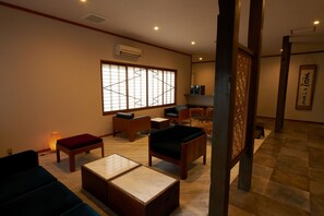 Sala de estar en el lobby