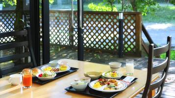 Daily local cuisine breakfast (JPY 2200 per person)