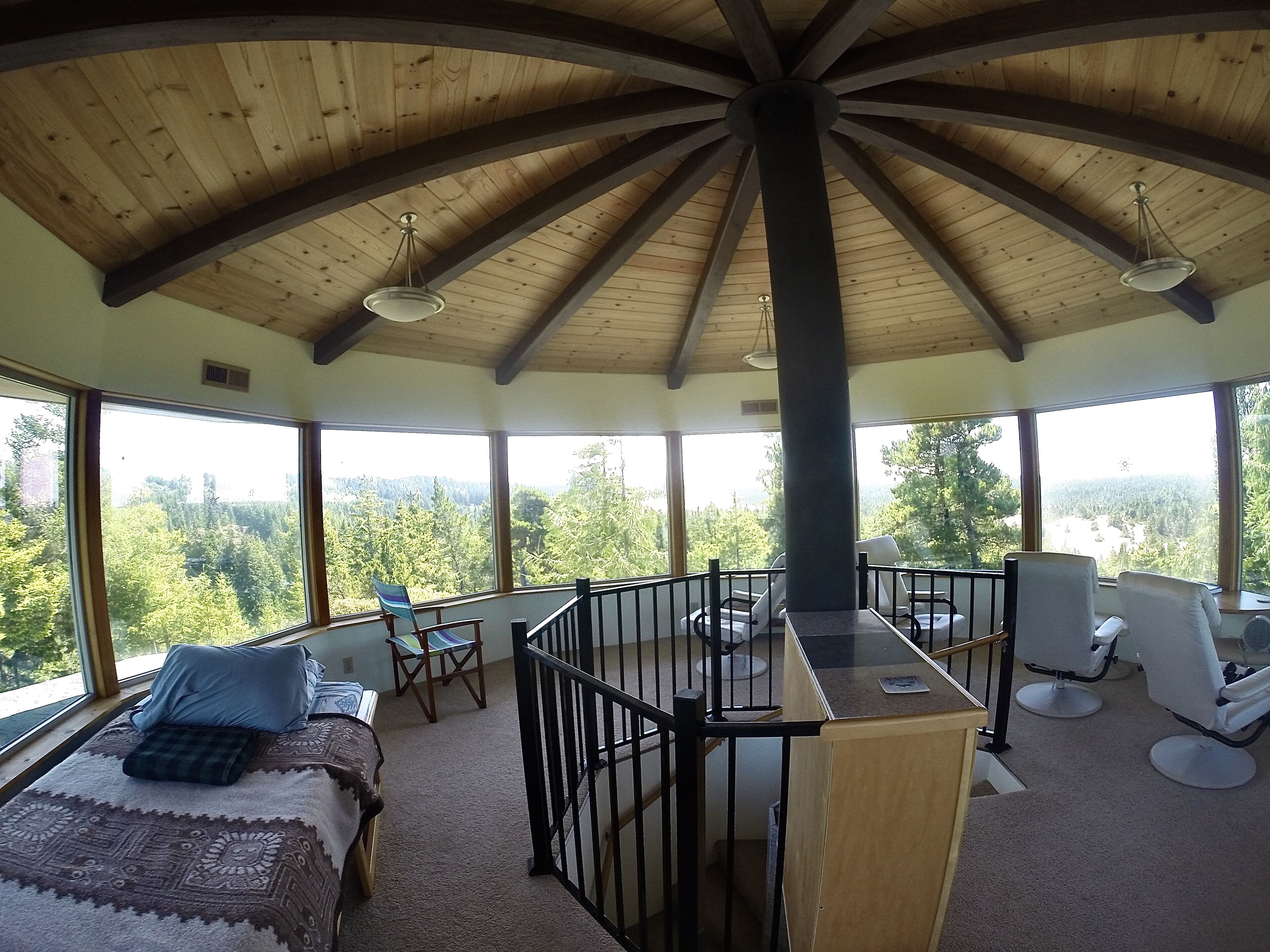 5 chambres, fer et planche à repasser, Wi-Fi, draps fournis