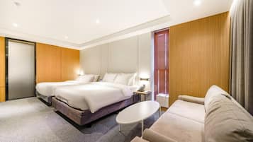 Family Twin - OTT services free viewing, Latex motion bed, Bathtub, Safe, Free parking | Seprai premium, selimut bulu angsa, busa memori, dan brankas