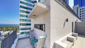 Superior Double Terrace - OTT services free viewing, Latex motion bed, Bathtub, Safe, Free parking | Premium bedding, down duvets, memory-foam beds, in-room safe