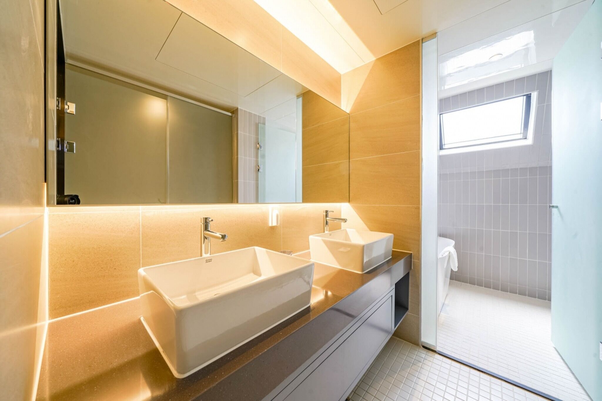 suite queen triple terrace -ott services free viewing, latex motion bed, bathtub, safe, free parking | bathroom | deep-soaking bathtub, hair dryer, bathrobes, slippers