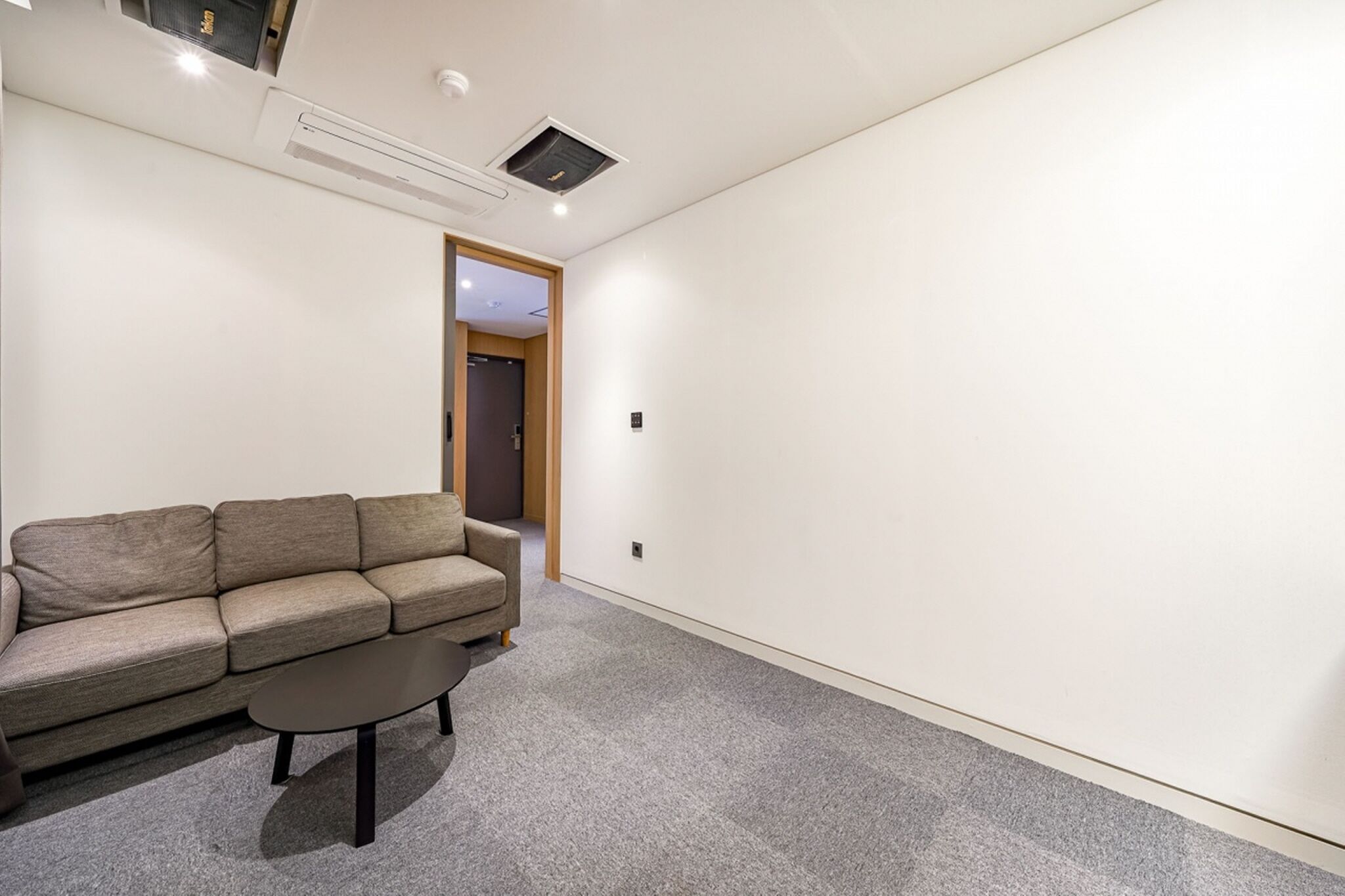 suite karaoke twin terrace -ott services free viewing, latex motion bed, bathtub, safe, free parking | premium bedding, down duvets, memory-foam beds, in-room safe