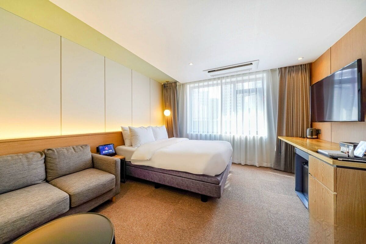 Deluxe Double Terrace - OTT services free viewing, Latex motion bed, Bathtub, Safe, Free parking | Hochwertige Bettwaren, Daunenbettdecken