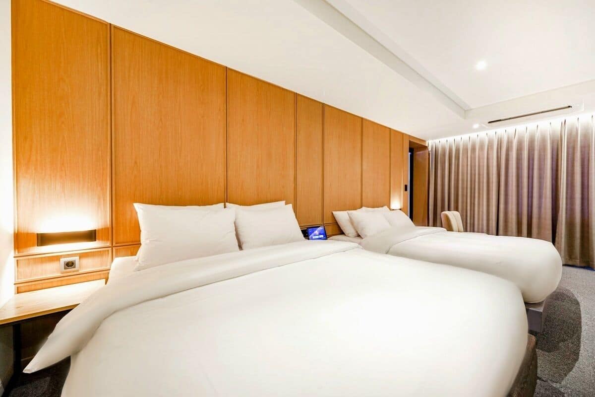 Suite King Triple Terrace - OTT services free viewing, Latex motion bed, Bathtub, Safe, Free parking | Hochwertige Bettwaren, Daunenbettdecken