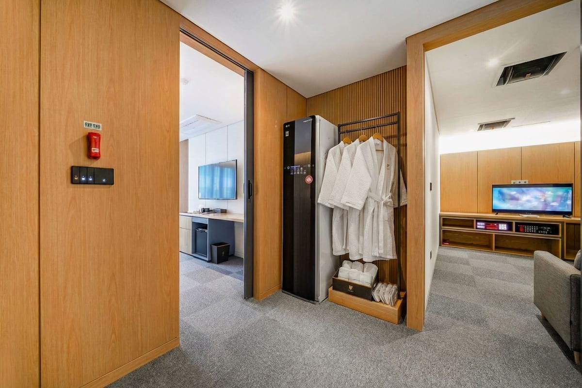 Suite karaoke Twin Terrace -OTT services free viewing, Latex motion bed, Bathtub, Safe, Free parking | Hochwertige Bettwaren, Daunenbettdecken