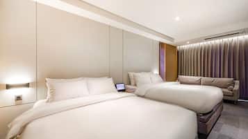 Family Twin - OTT services free viewing, Latex motion bed, Bathtub, Safe, Free parking | Seprai premium, selimut bulu angsa, busa memori, dan brankas