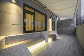 Deluxe Double Terrace - OTT services free viewing, Latex motion bed, Bathtub, Safe, Free parking | Sengetøy av topp kvalitet, dundyner og memory foam-senger