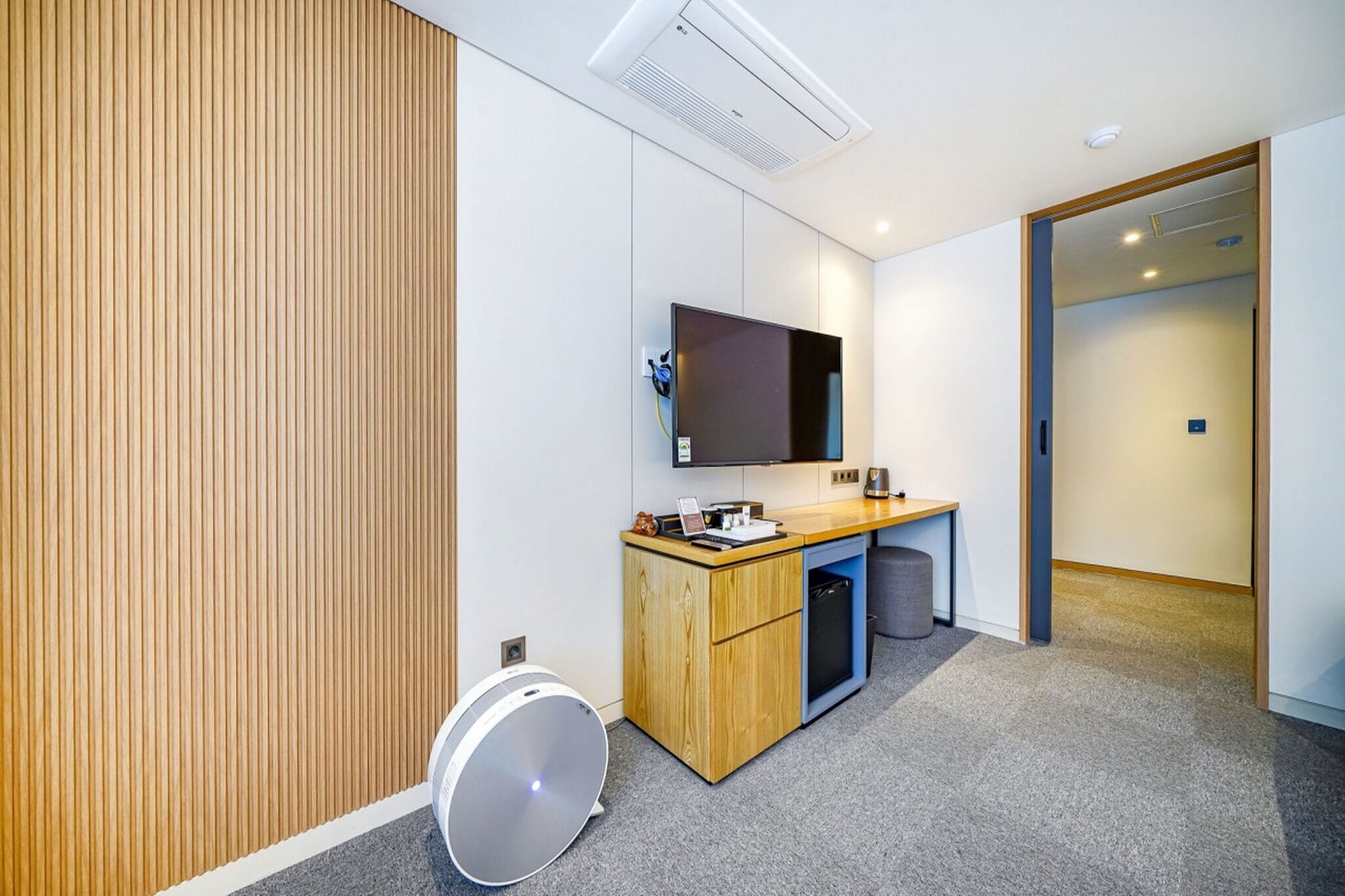 suite karaoke twin terrace -ott services free viewing, latex motion bed, bathtub, safe, free parking | premium bedding, down duvets, memory-foam beds, in-room safe