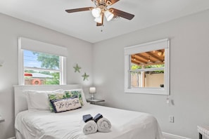 3 bedrooms, desk, iron/ironing board, free WiFi
