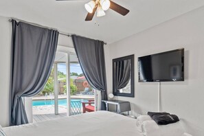 3 bedrooms, desk, iron/ironing board, free WiFi
