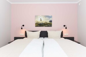 1 bedroom, WiFi, bed sheets