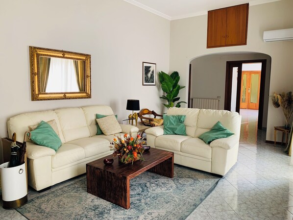 Téléviseur, livres