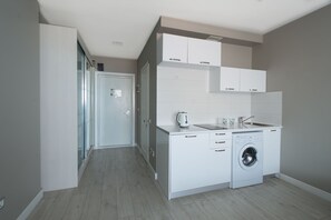 Standard Studio, Sea View | Private kitchenette