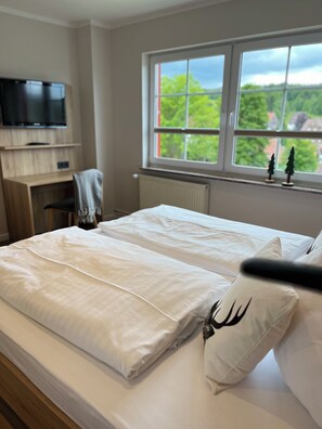 3 Schlafzimmer, Zimmersafe, Bügeleisen/Bügelbrett, Reisekinderbett
