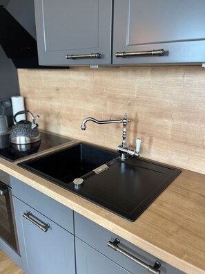 Kühlschrank, Ofen, Herdplatte, Geschirrspüler