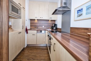 Køleskab, mikrobølgeovn, ovn, opvaskemaskine